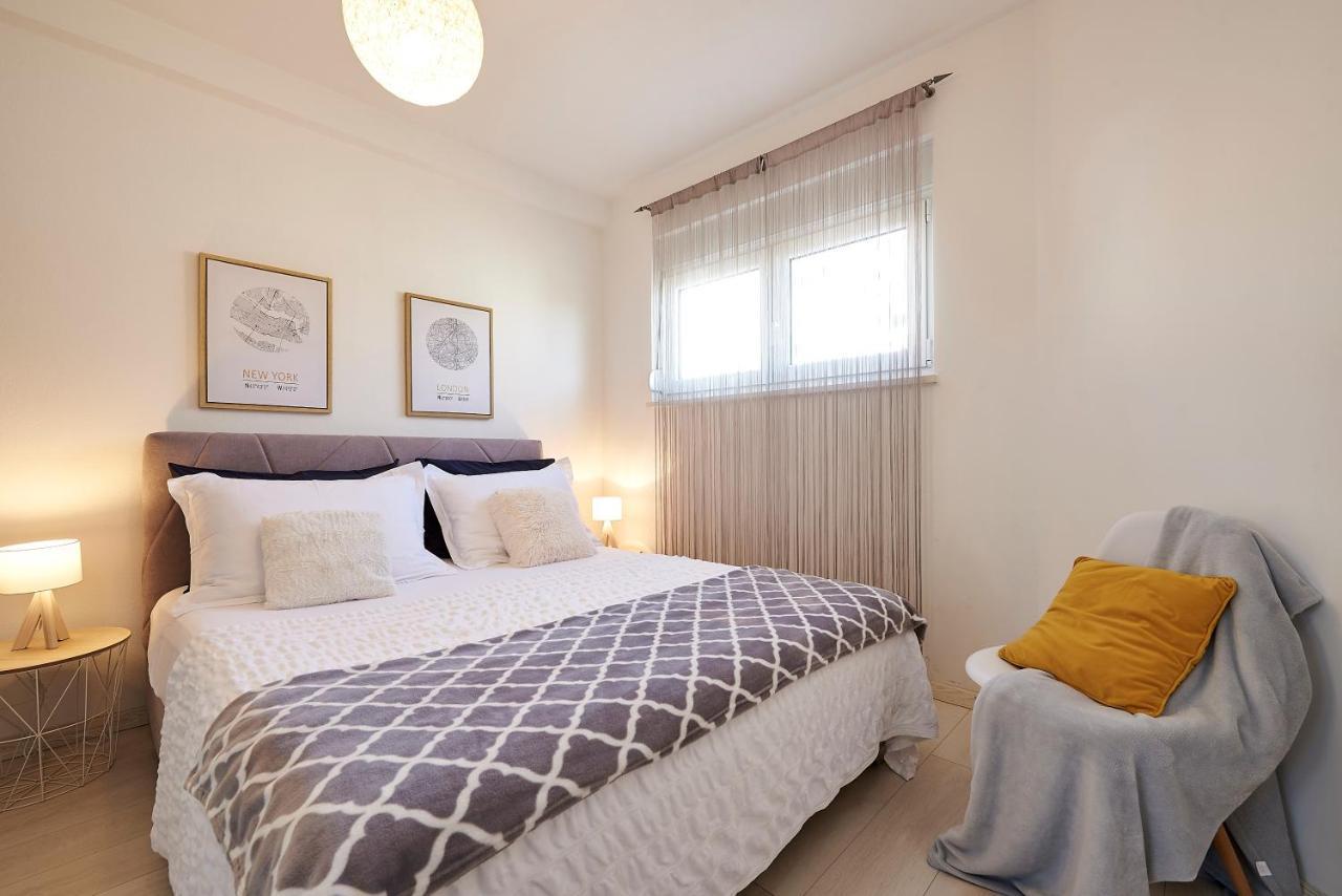 Apartmani Sara I Klara Трогир Экстерьер фото